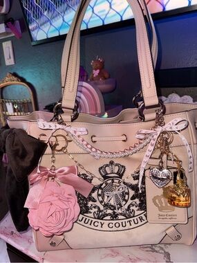 Juicy Couture Classic Scottie Dogs Tote in Sandstone/Chocolate Viral Daydreamer